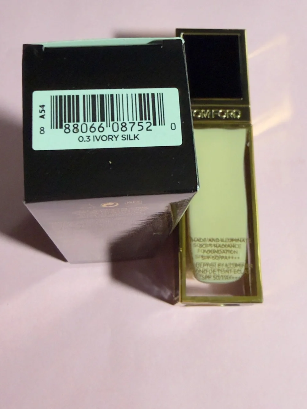 Tom Ford Foundation with Pink Accent - Shade and Illuminate
